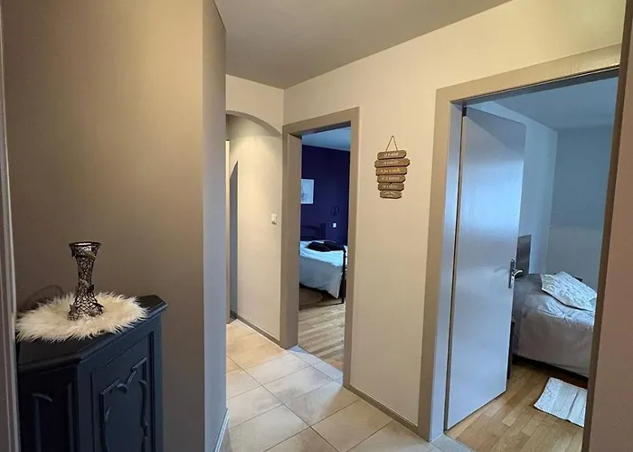 L'echappee Belle Chez Valerie